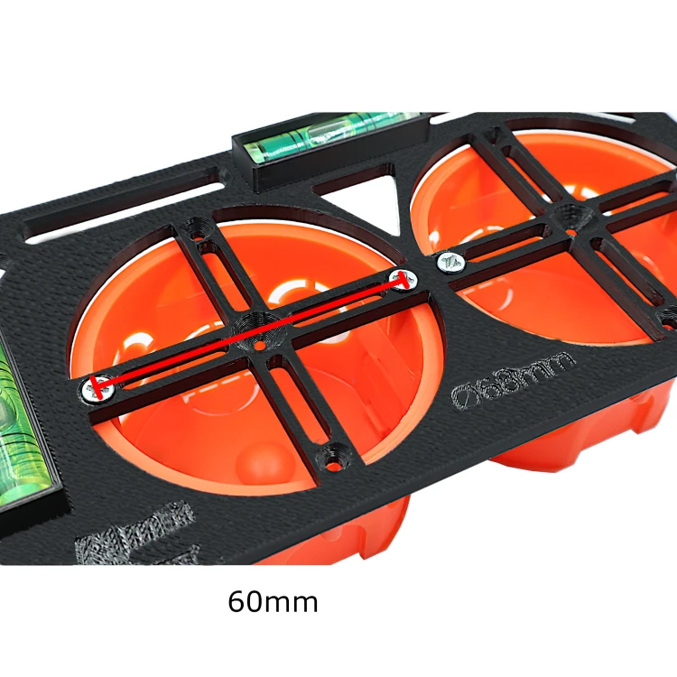 szablon-wzornik-do-puszek-elektrycznych-potrojny-z-poziomicami-3dhomestuff-4.webp